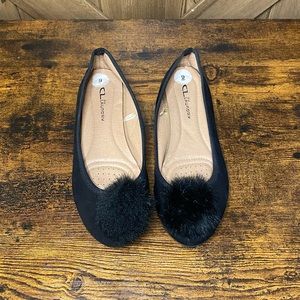 EUC Chinese laundry flats